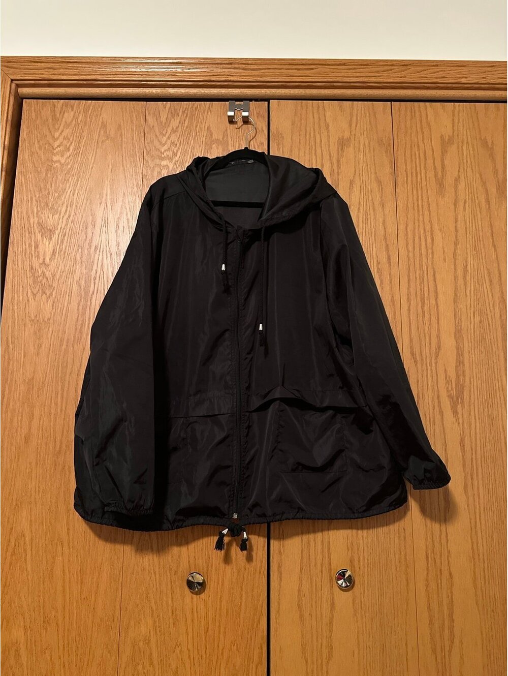 Women’s windbreaker